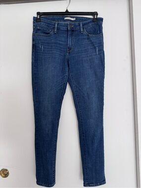 Levi’s 711 Skinny - Classic Women's Dark Blue Slim Jeans